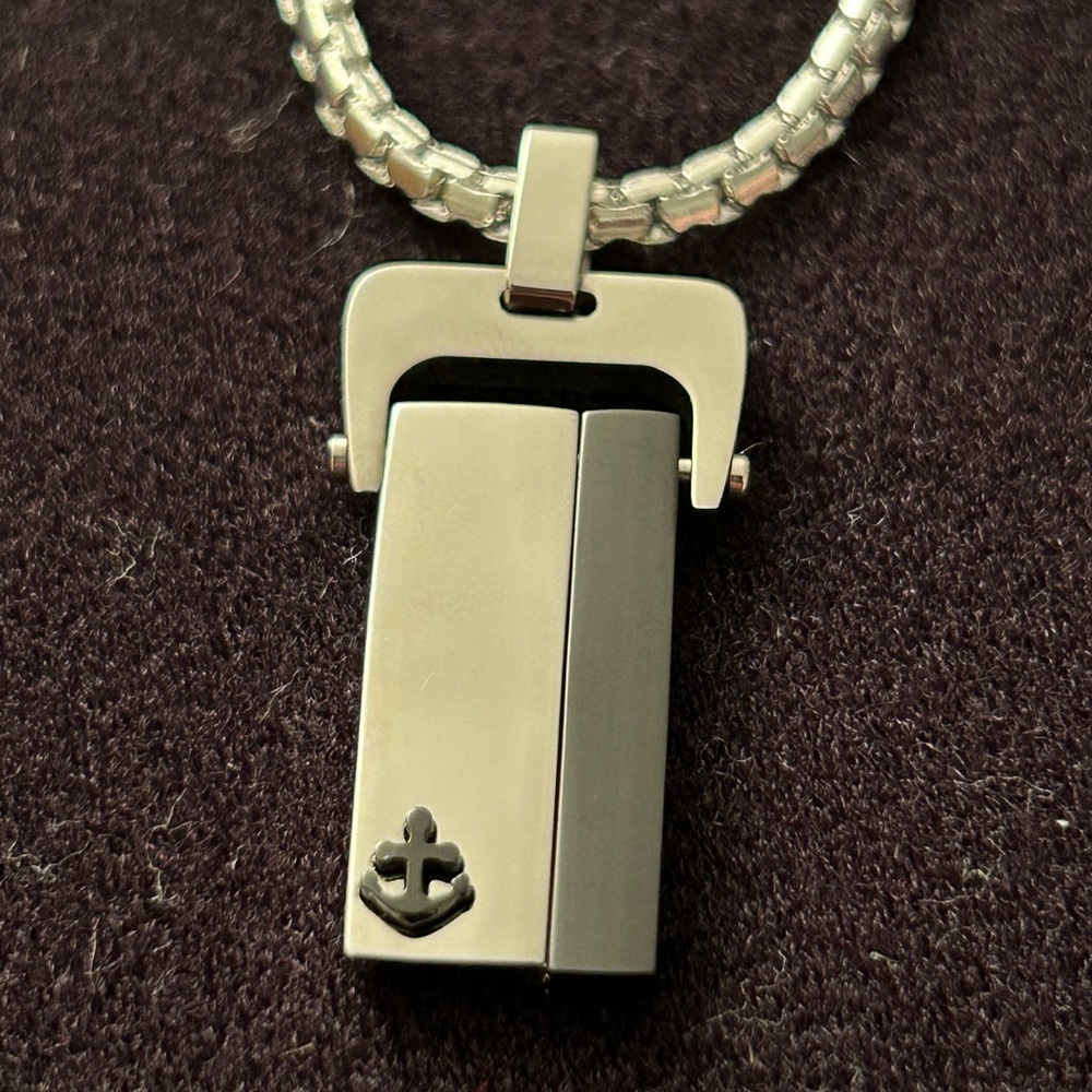 Brand New, Anchor Design Necklace - Picture 2 of 9